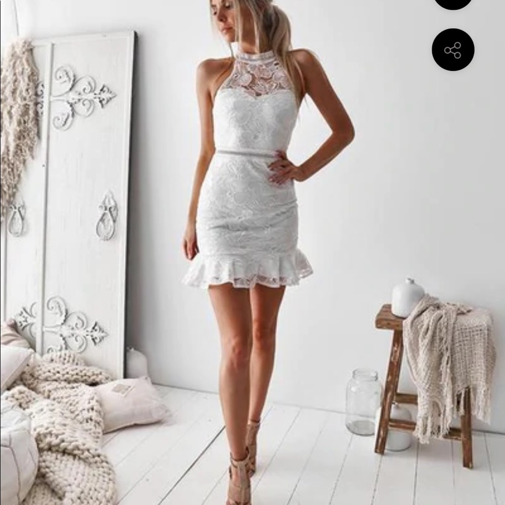 Two sisters The Label Floral Lace Mini Dress